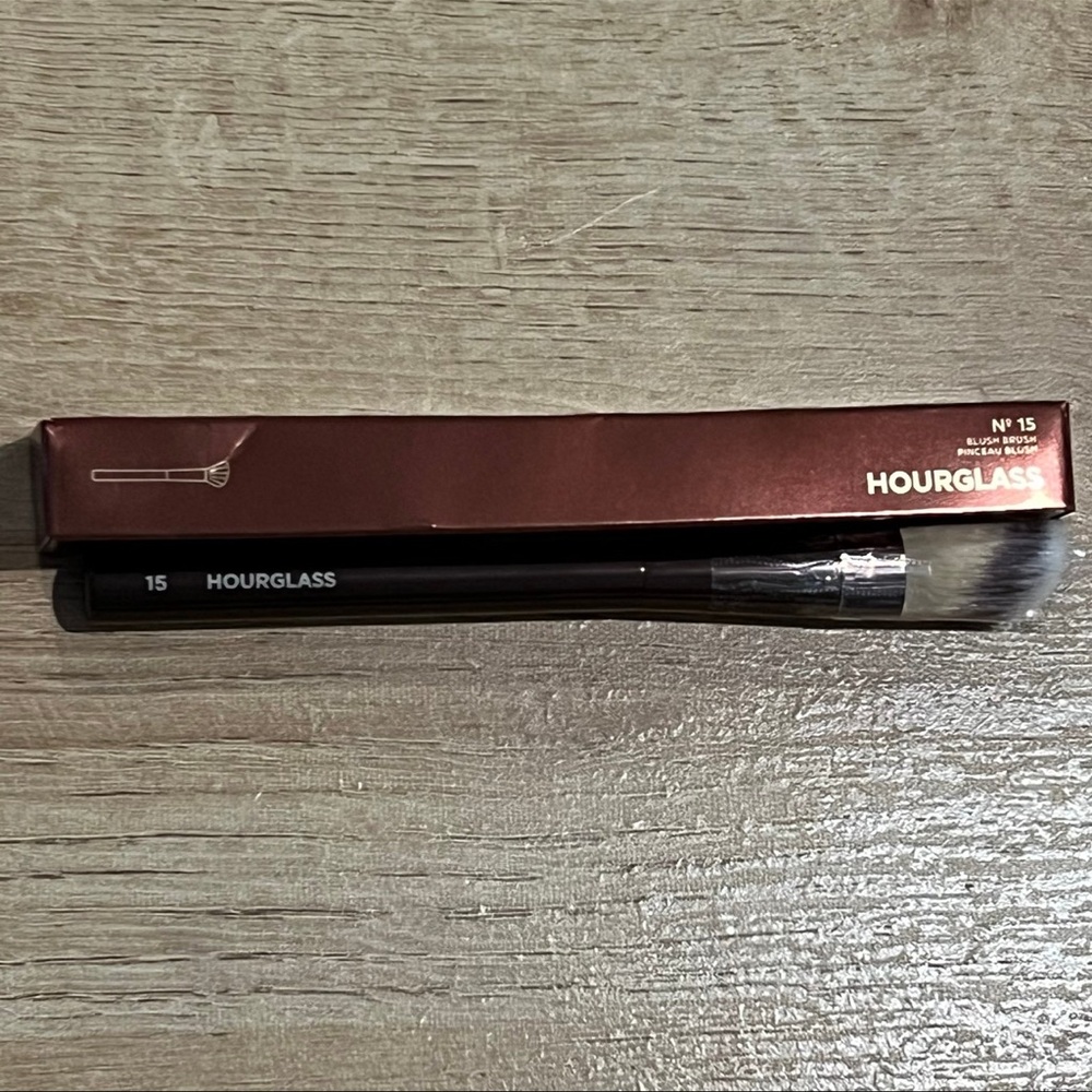 Hourglass No. 15 Blush Brush   ~NEW~ - Picture 4 of 10